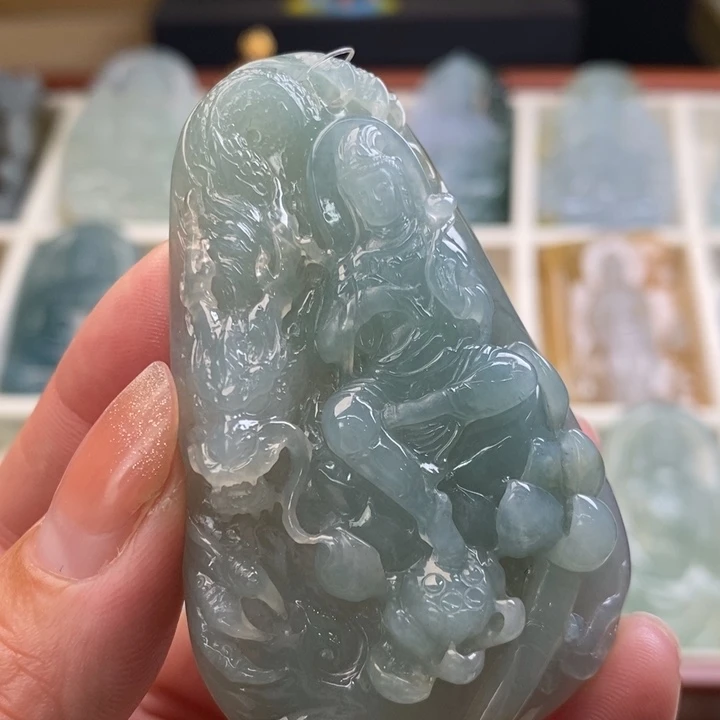 翡翠颈饰未镶嵌翡翠