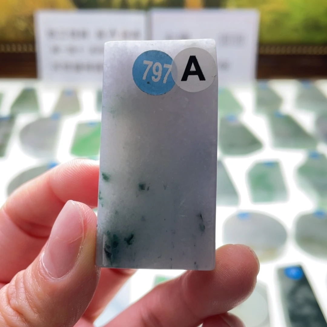 定制翡翠未镶嵌挂件