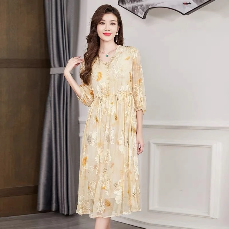 （清欢岁月）2025夏季新款100%桑蚕丝重工刺绣时尚收腰显瘦连衣裙