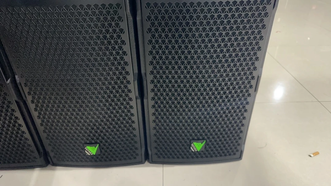 不包邮，十二寸一对，唯达森