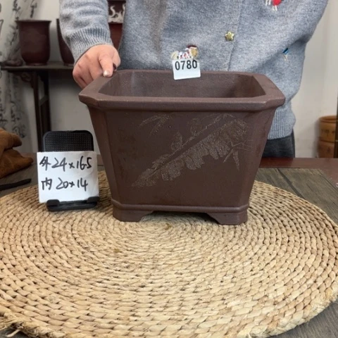 紫砂花盆紫玉金砂切角芭蕉刻绘0780