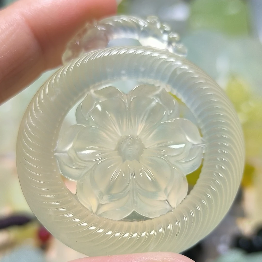 天然岫玉精品花开富贵有钱花樱花镂空雕刻大花古法（多样性发其一）