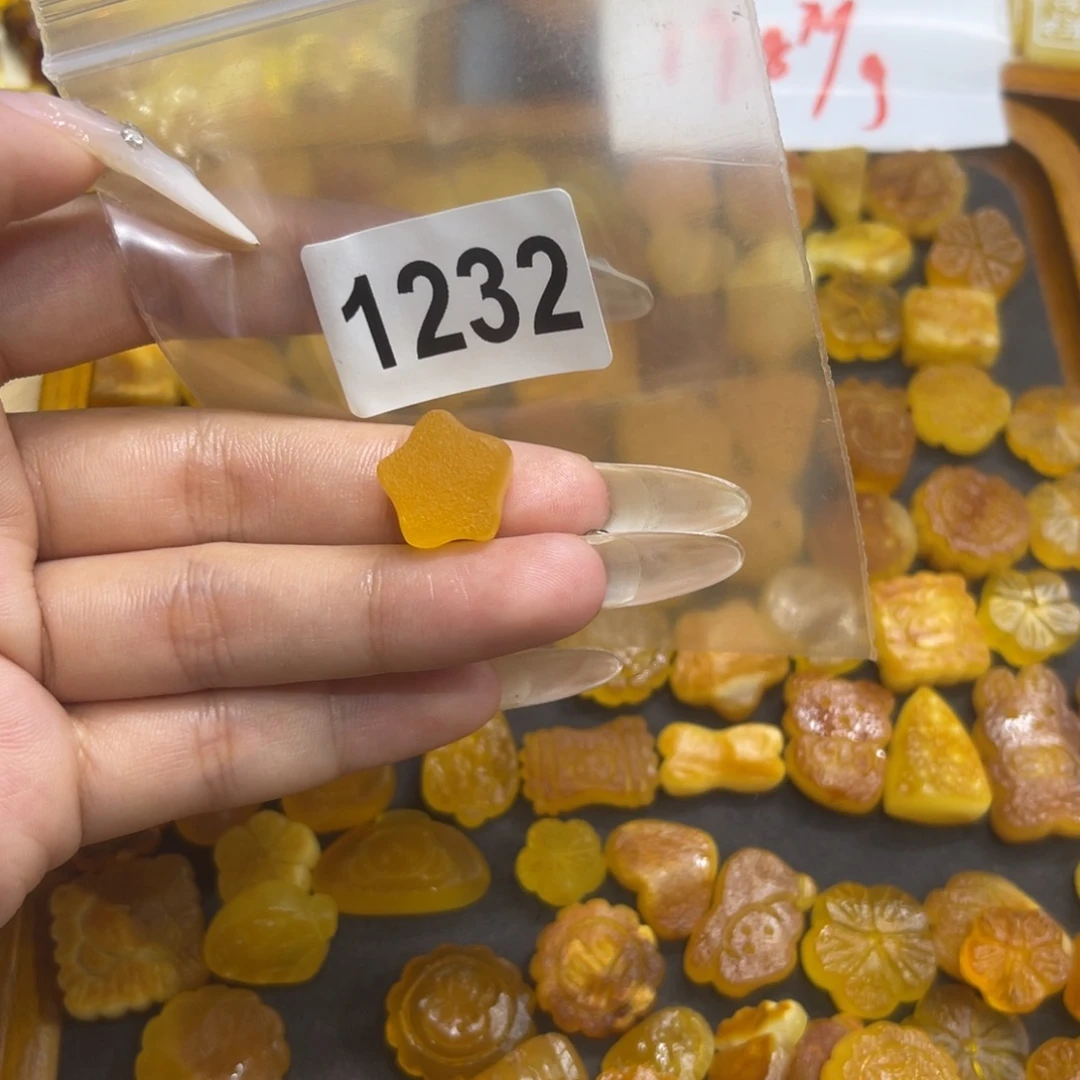 琥珀未镶嵌珠宝奇石