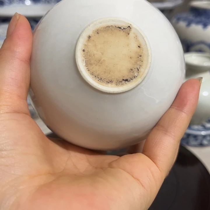 ****️一个影青的小罐子