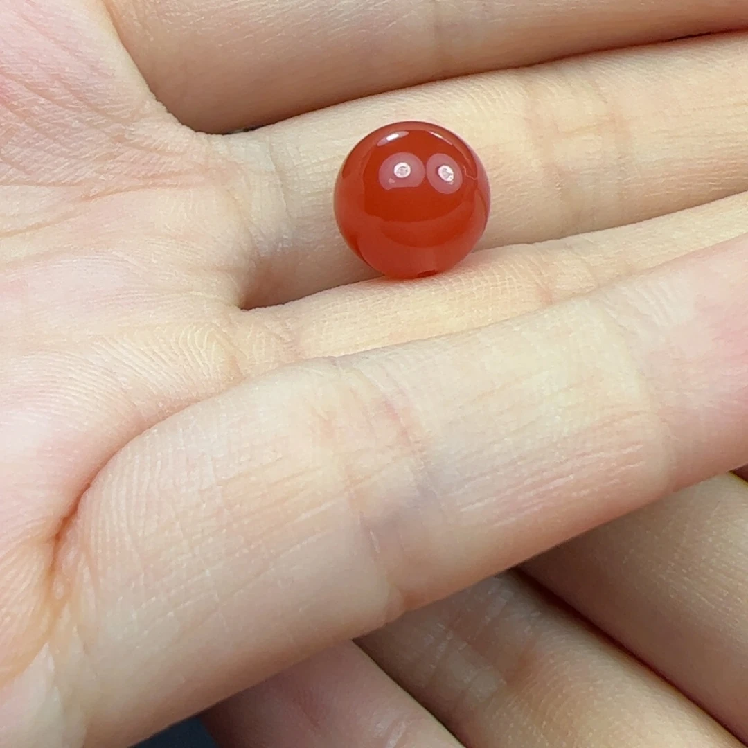 南红玛瑙珠子未镶嵌在****桐