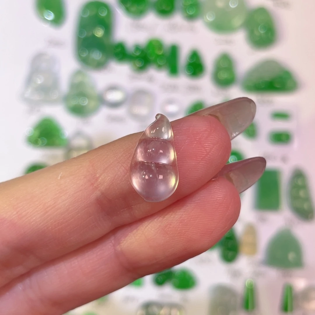 翡翠未镶嵌颈饰裸石