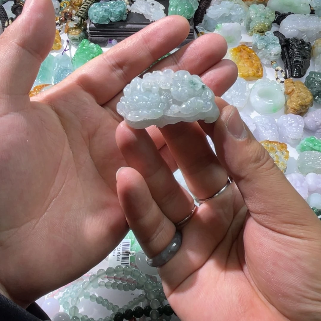 翡翠颈饰未镶嵌天然