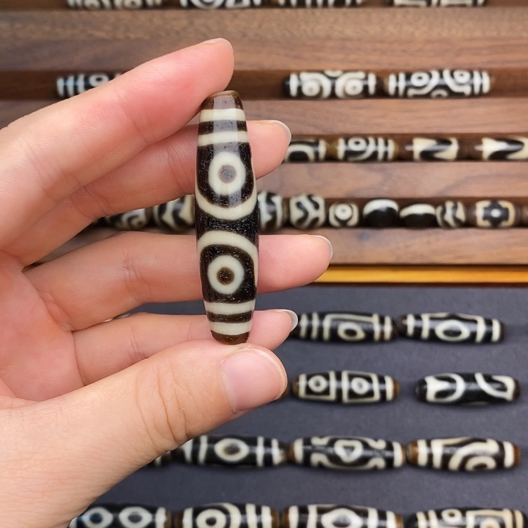 小***浩合金颈饰玛瑙/玉髓