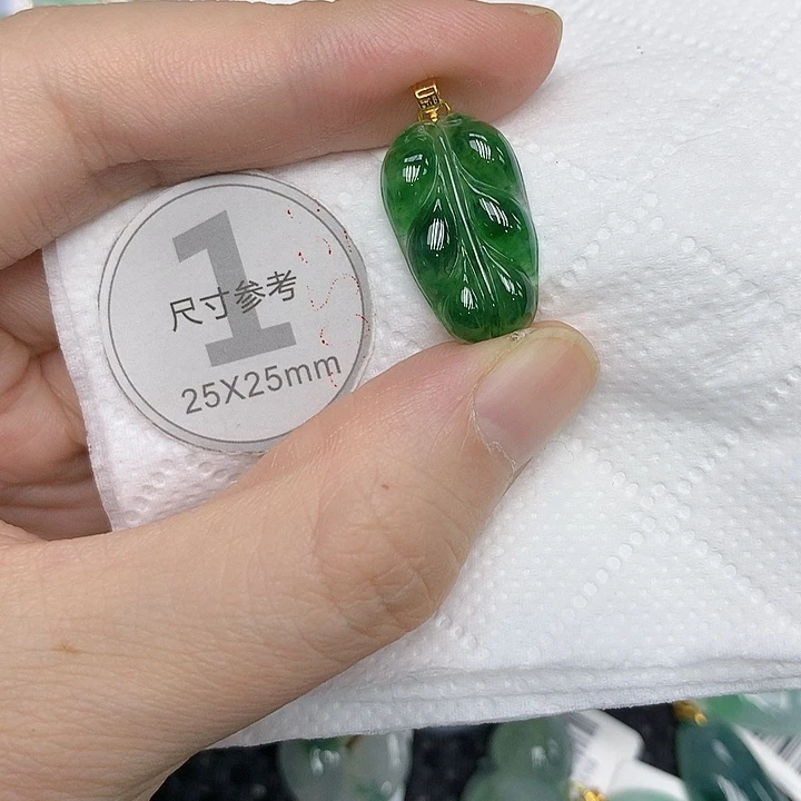 颈饰18K金镶嵌翡翠1234567888