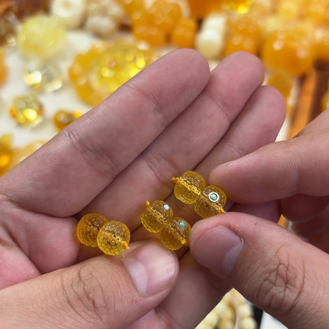 蜜蜡未镶嵌裸石对珠