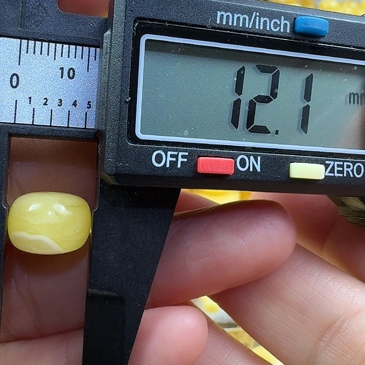 蜜蜡未镶嵌裸石13杂