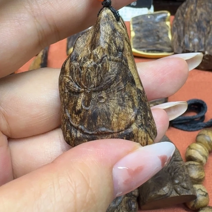 大叶紫檀（黑酸枝木类）