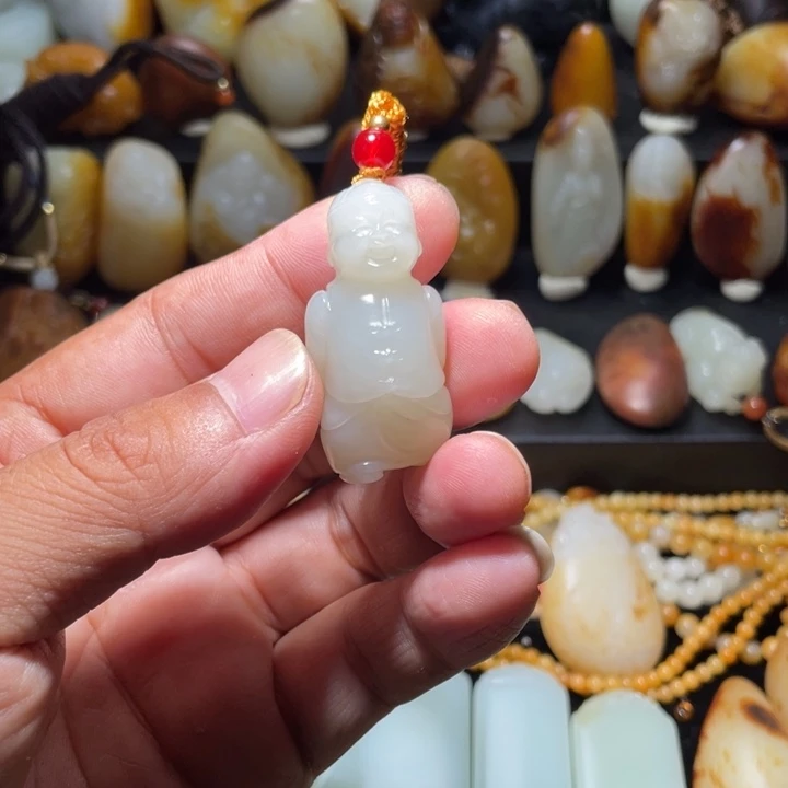 和田玉未镶嵌珠宝奇石