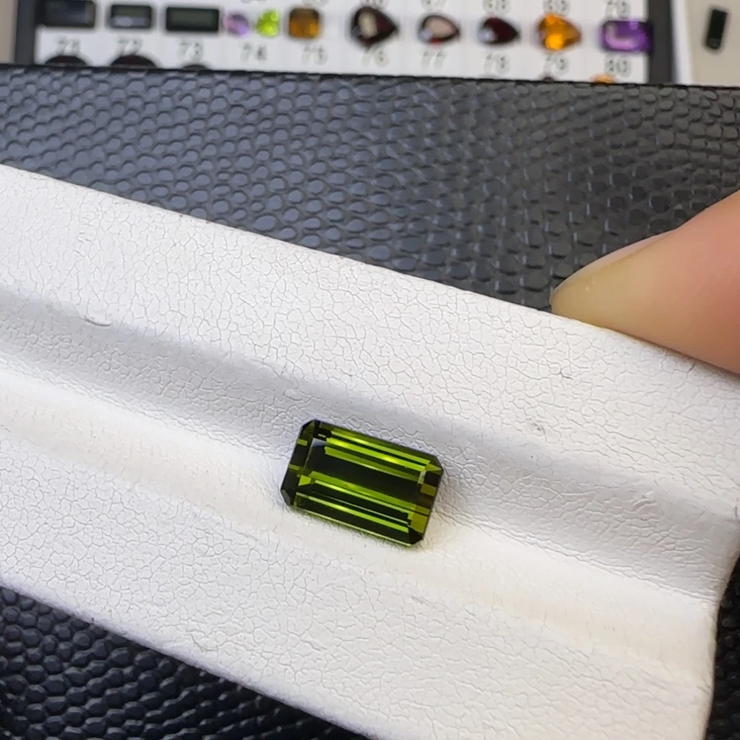 未镶嵌碧玺珠宝半成品天然2.77克拉