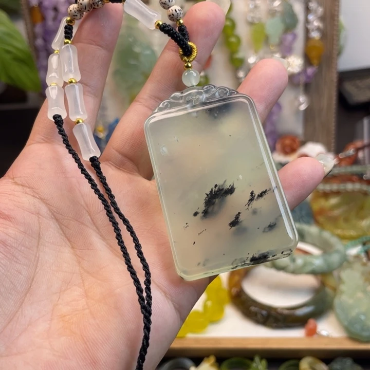 蛇纹石玉未镶嵌吊坠