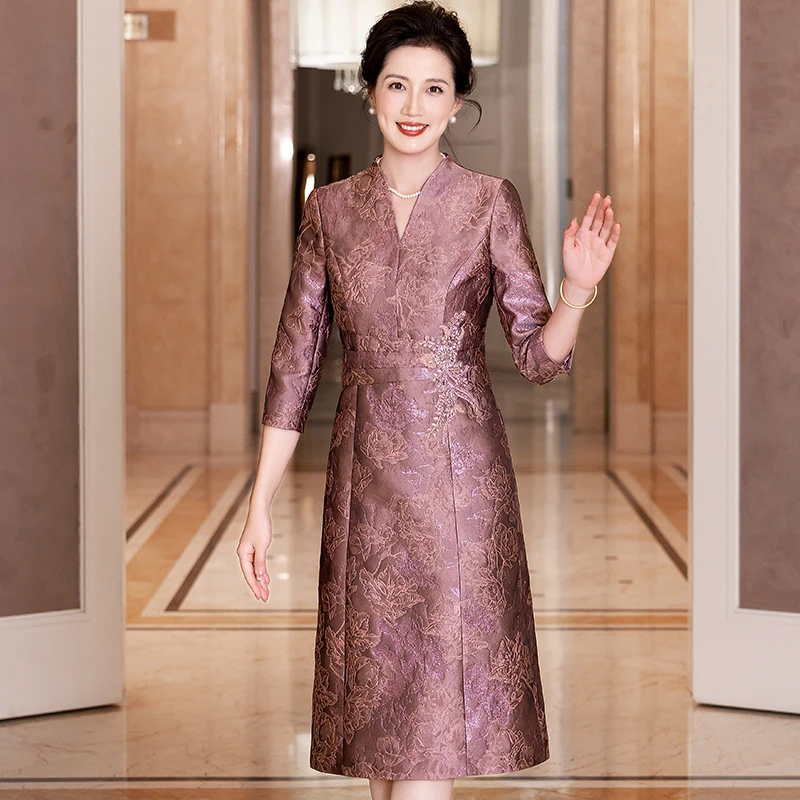 2025新款秋季十月份女方妈妈婚宴装高端轻奢喜婆婆婚礼服年轻高贵