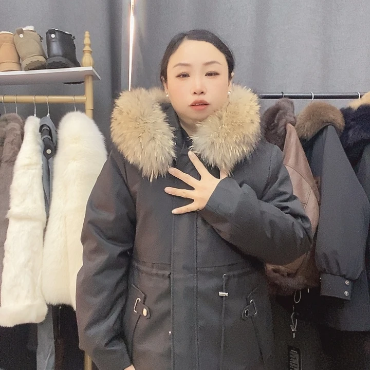 初*见黑色大码女装修身