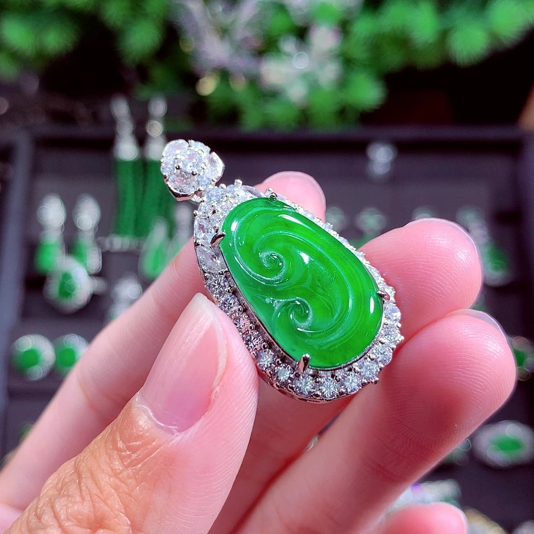 颈饰未镶嵌翡翠天然