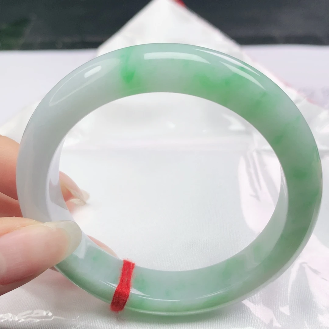 翡翠未镶嵌手镯翡翠55.0糯化飘阳绿正圈