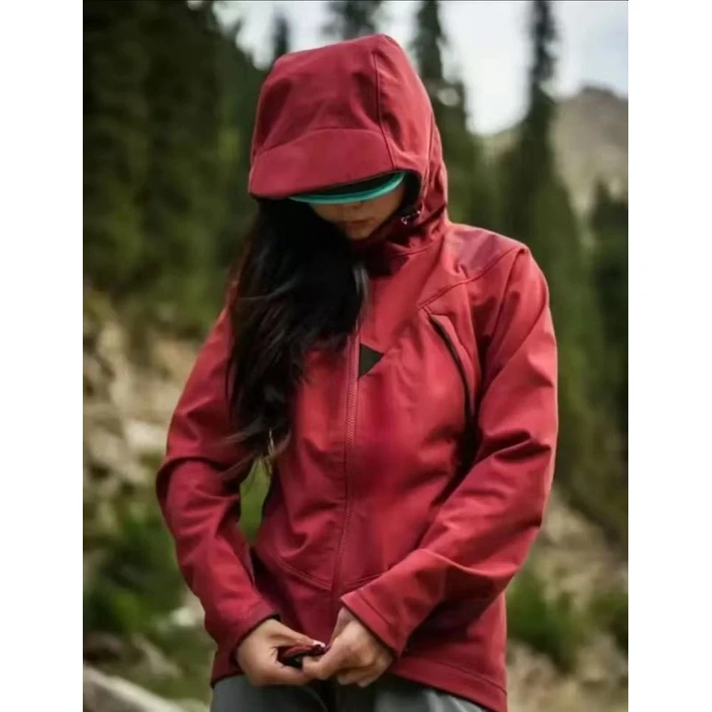 斜拉链歪脖系列！户外防泼水男女舒适运动防风情侣软壳冲锋衣24828