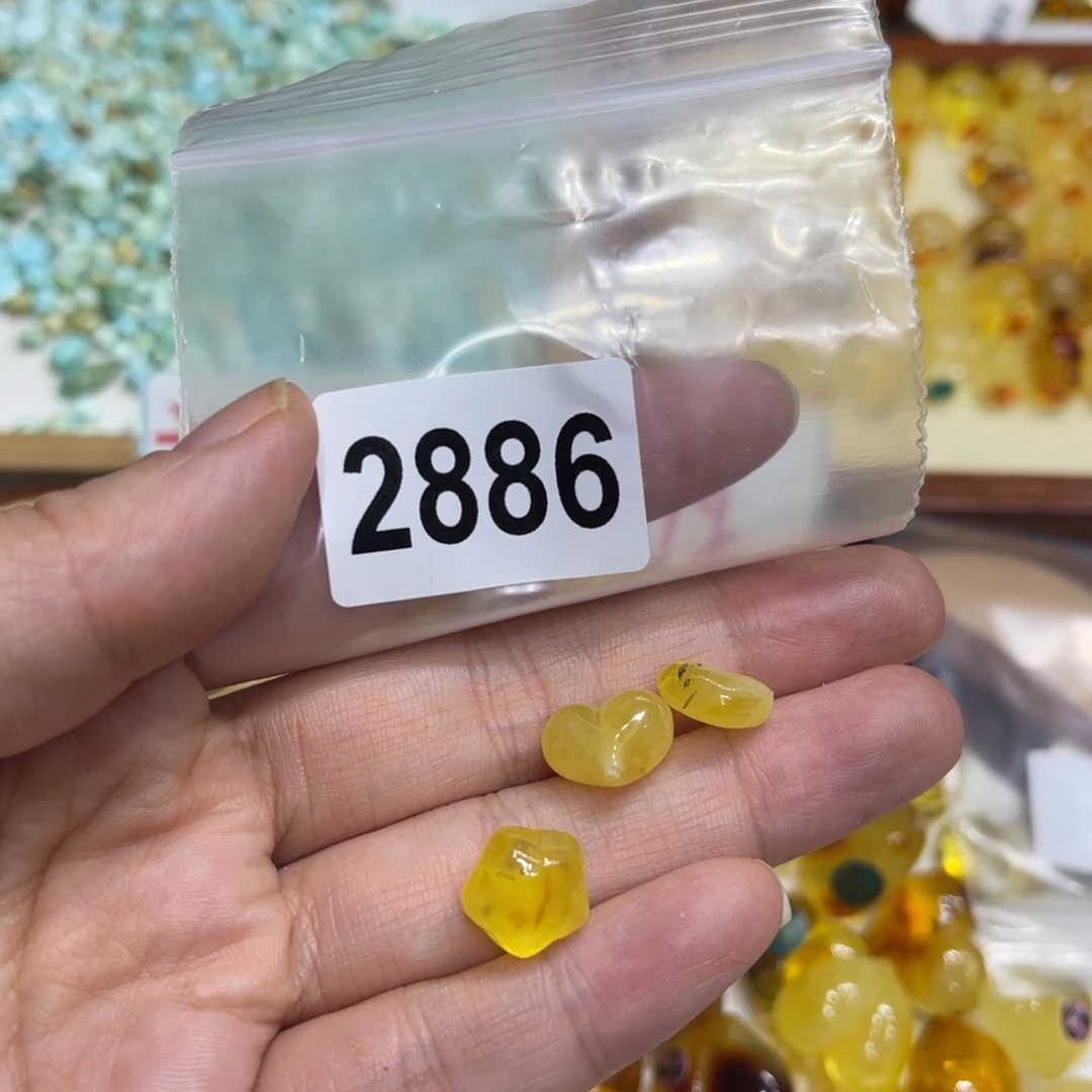琥珀未镶嵌珠宝奇石