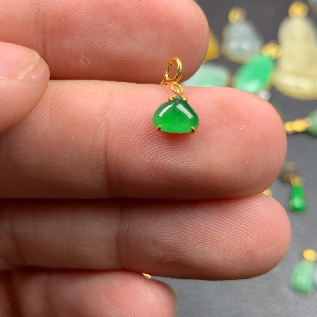 【闪购商品】颈饰18K金镶嵌翡翠翡翠