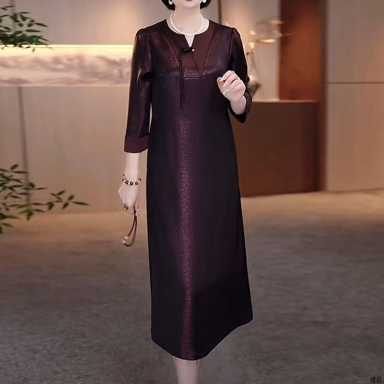 【店铺热销】大码显瘦新中式锻面提花连衣裙2025新款妈妈夏季高档