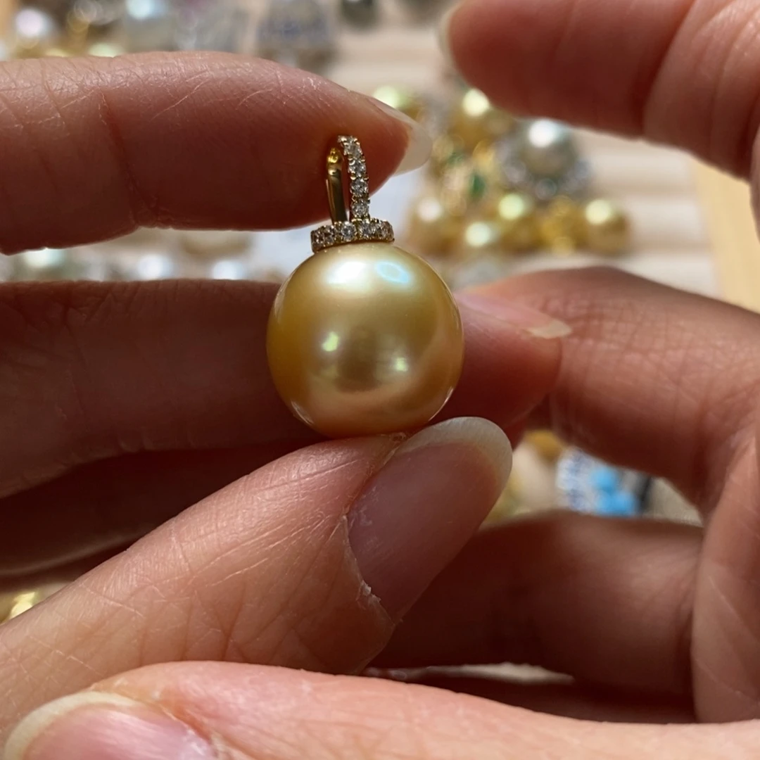 海水珍珠颈饰18K金镶嵌