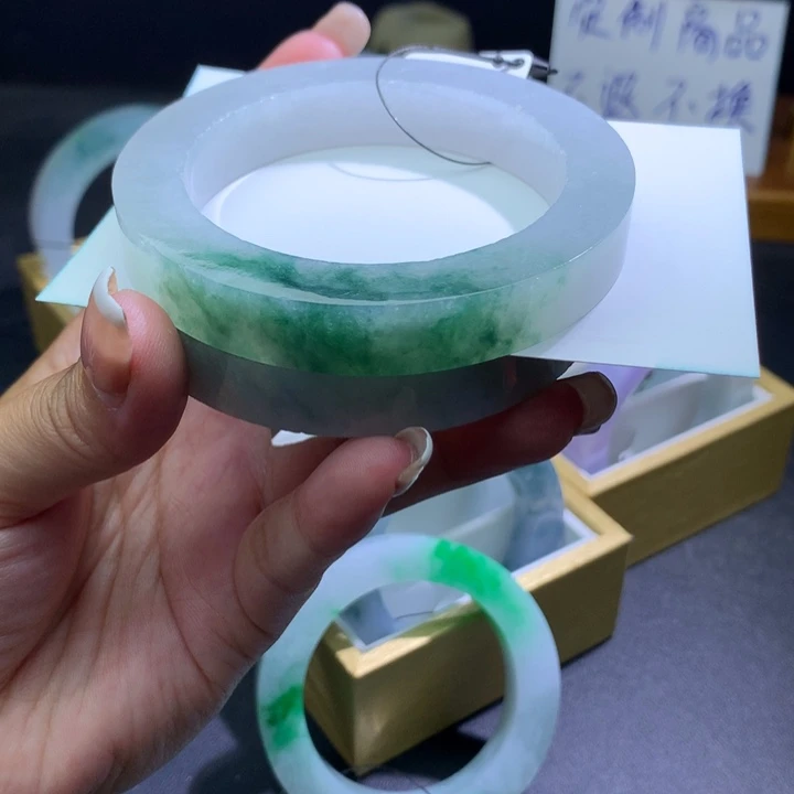 定制翡翠翡翠手镯未镶嵌