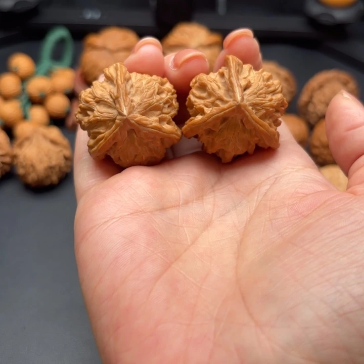 桃核吊坠盘山三棱手捻34尺