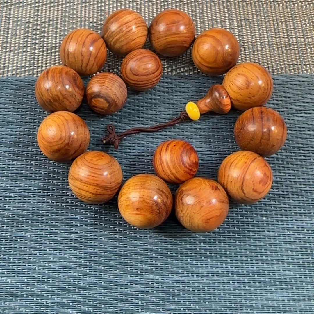 木华****c海黄老康2.0单圈手串