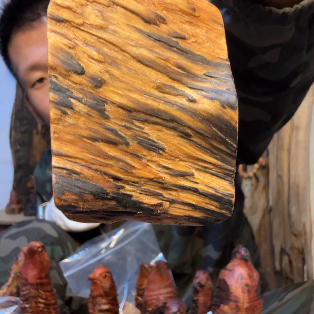松木（琥珀木）无事牌雷击木摆件