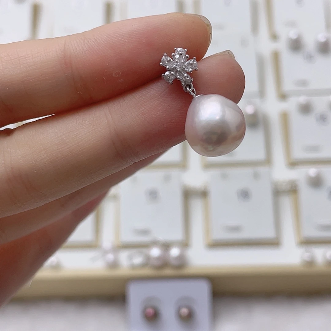 酒***酒银S925镶嵌淡水珍珠耳饰