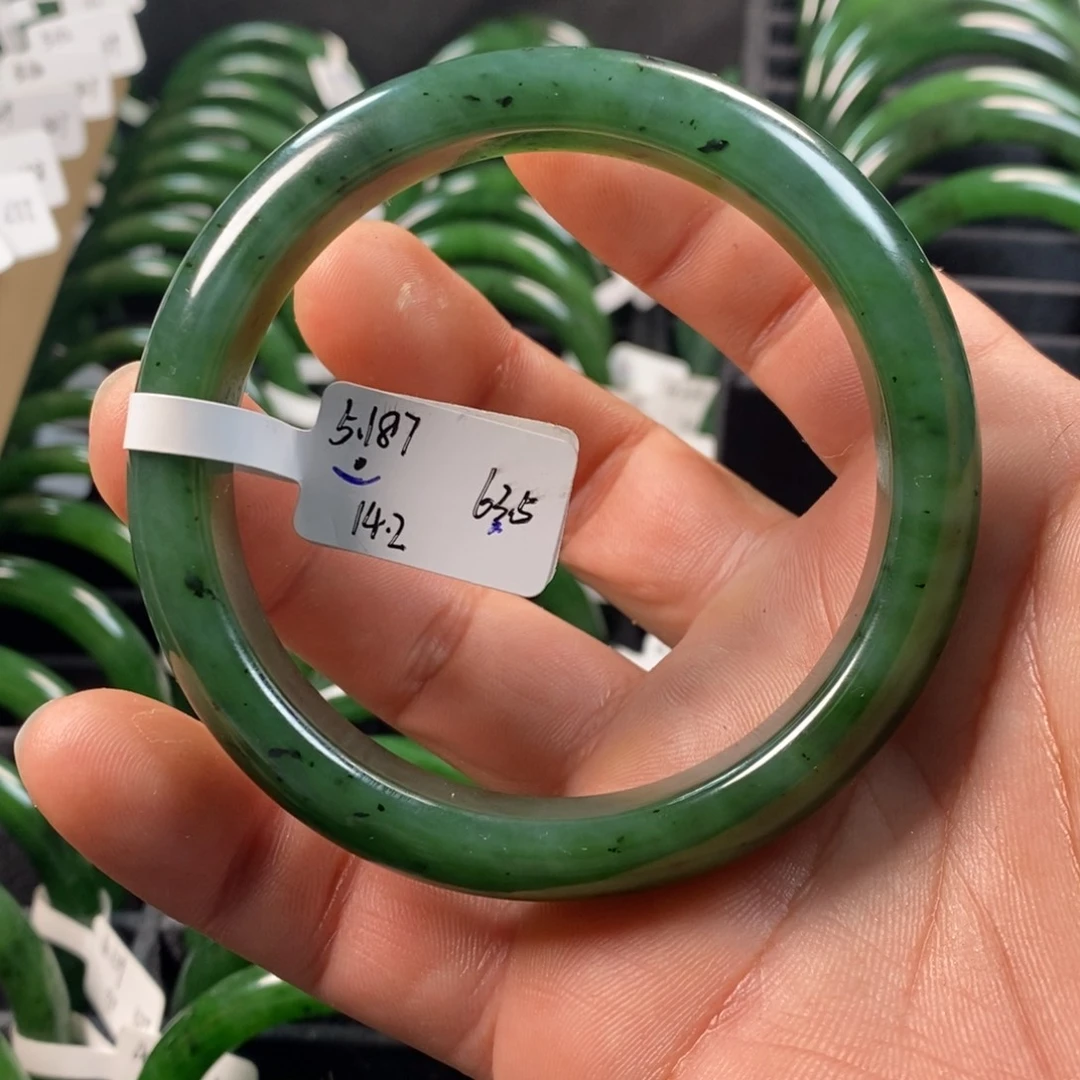 和田玉（碧玉）未镶嵌手镯有瑕疵63