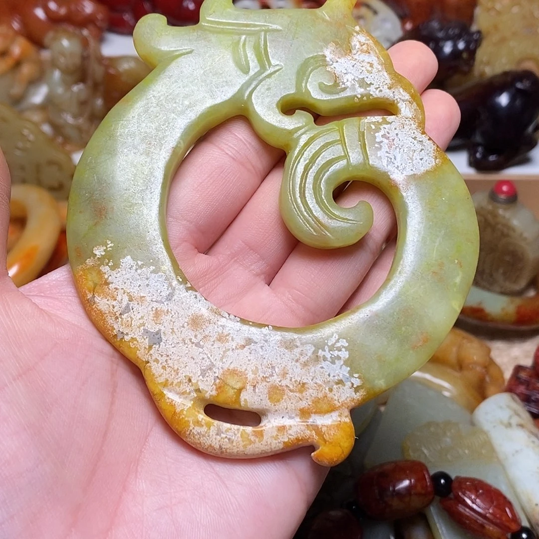 蛇纹石玉未镶嵌颈饰