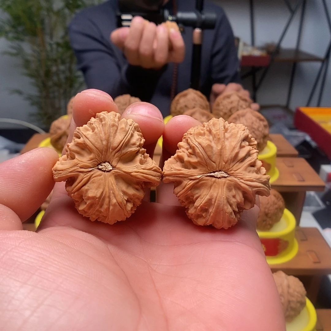 文玩核桃吊坠白狮子福利