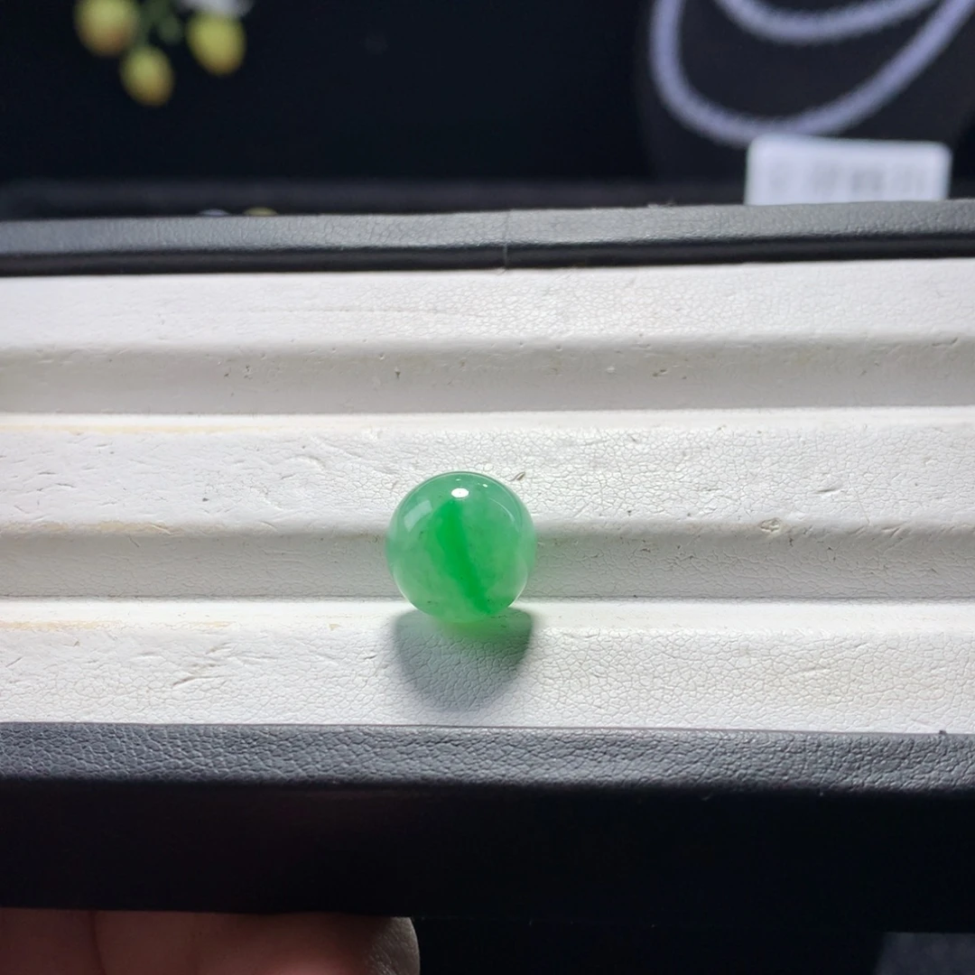 翡翠未镶嵌手串卡12金丝阳绿