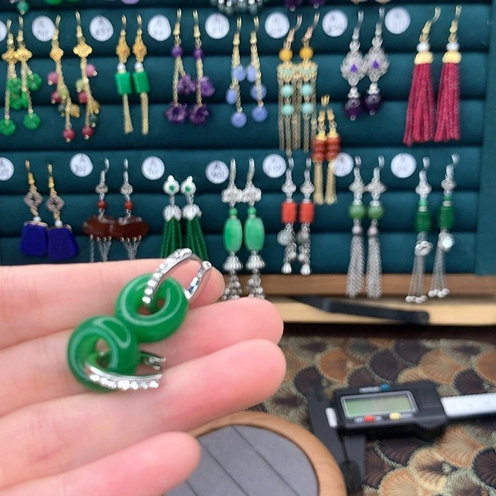 石英质玉耳钉合金407