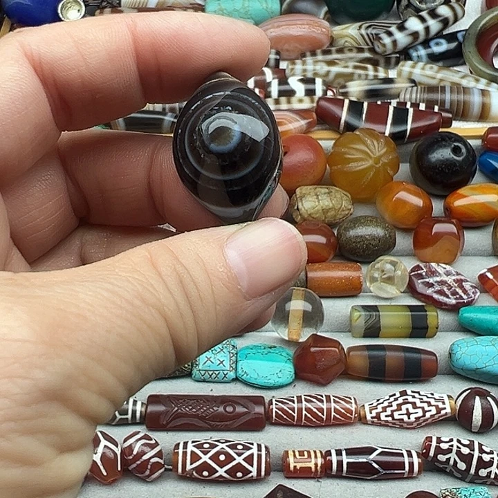 玛瑙/玉髓合金颈饰