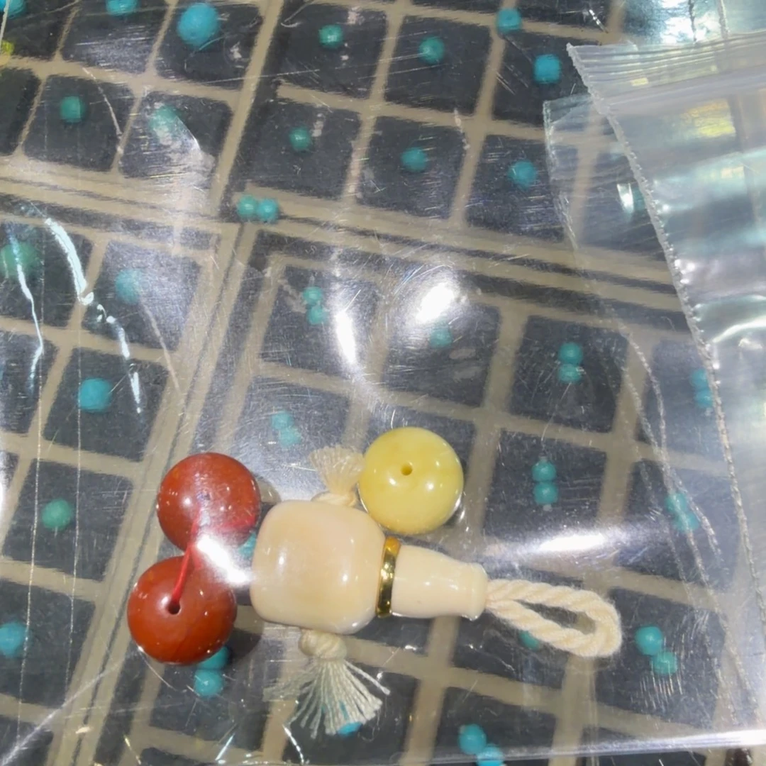 远***近吊坠猴头核桃配饰一对