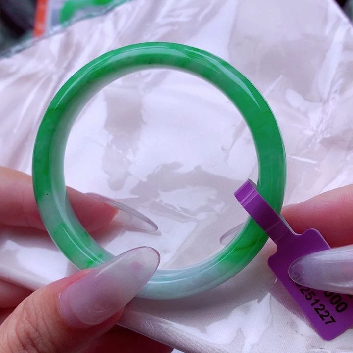 翡翠未镶嵌手镯翡翠