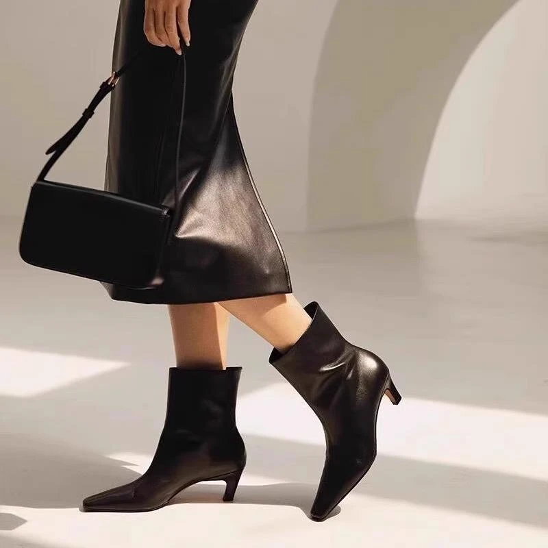 CBMT~法式覆古百搭方头短靴女2025新款显瘦猫跟烟筒靴靴子