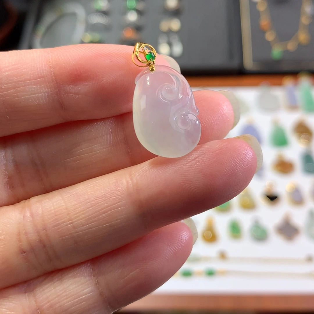 翡翠挂件18K金镶嵌翡翠吊坠的未镶嵌