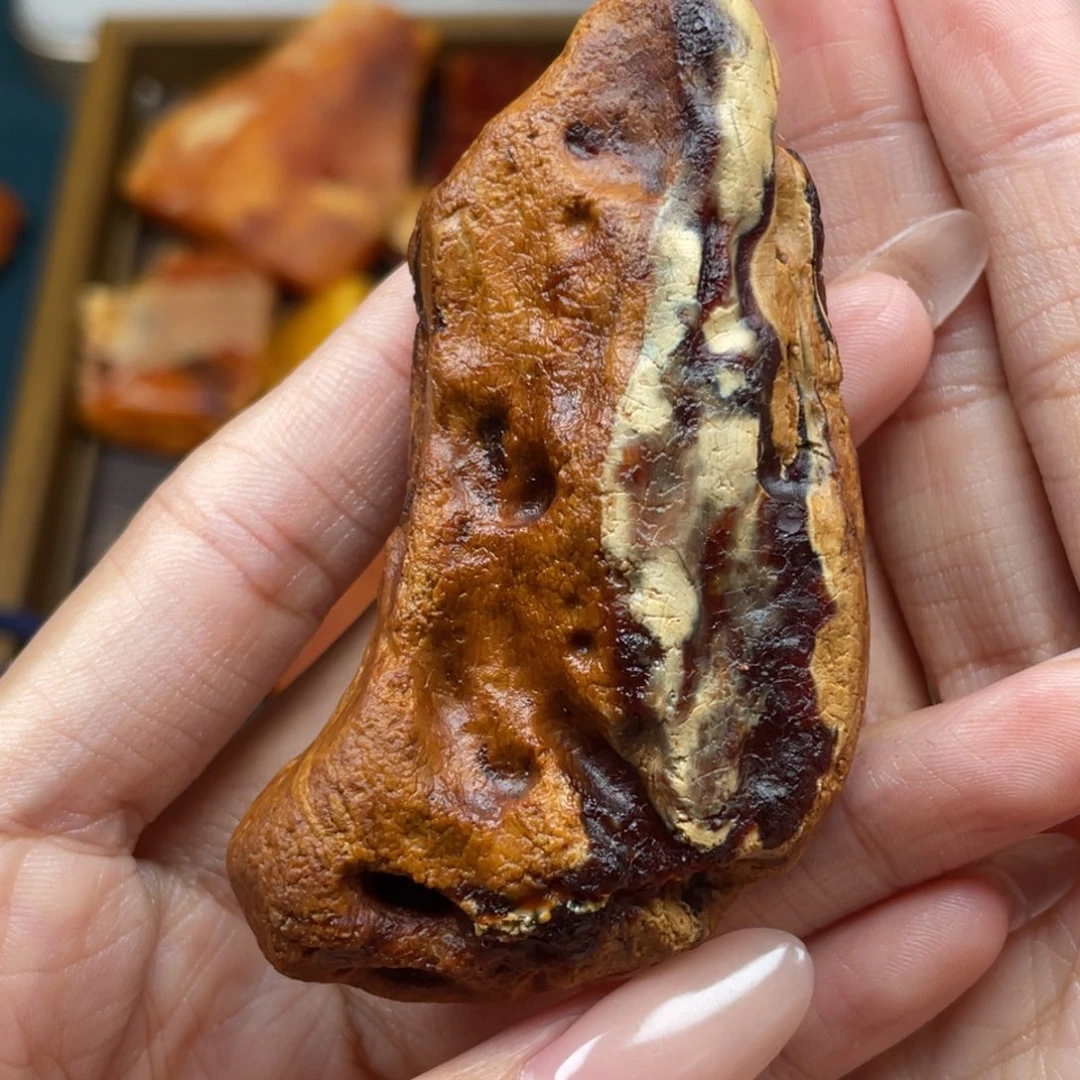 琥珀未镶嵌珠宝奇石