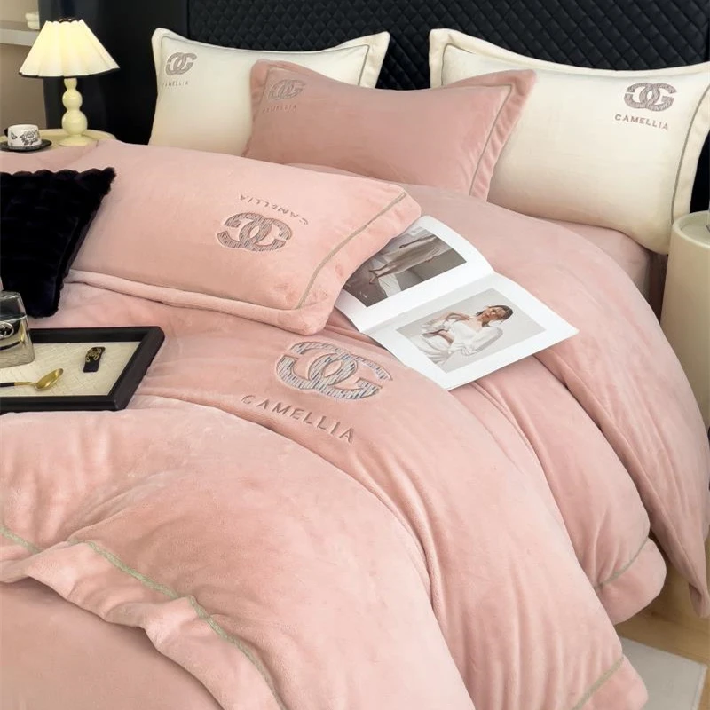 【晴美】轻奢风高克重牛奶绒刺绣单被套-可可小姐全系列