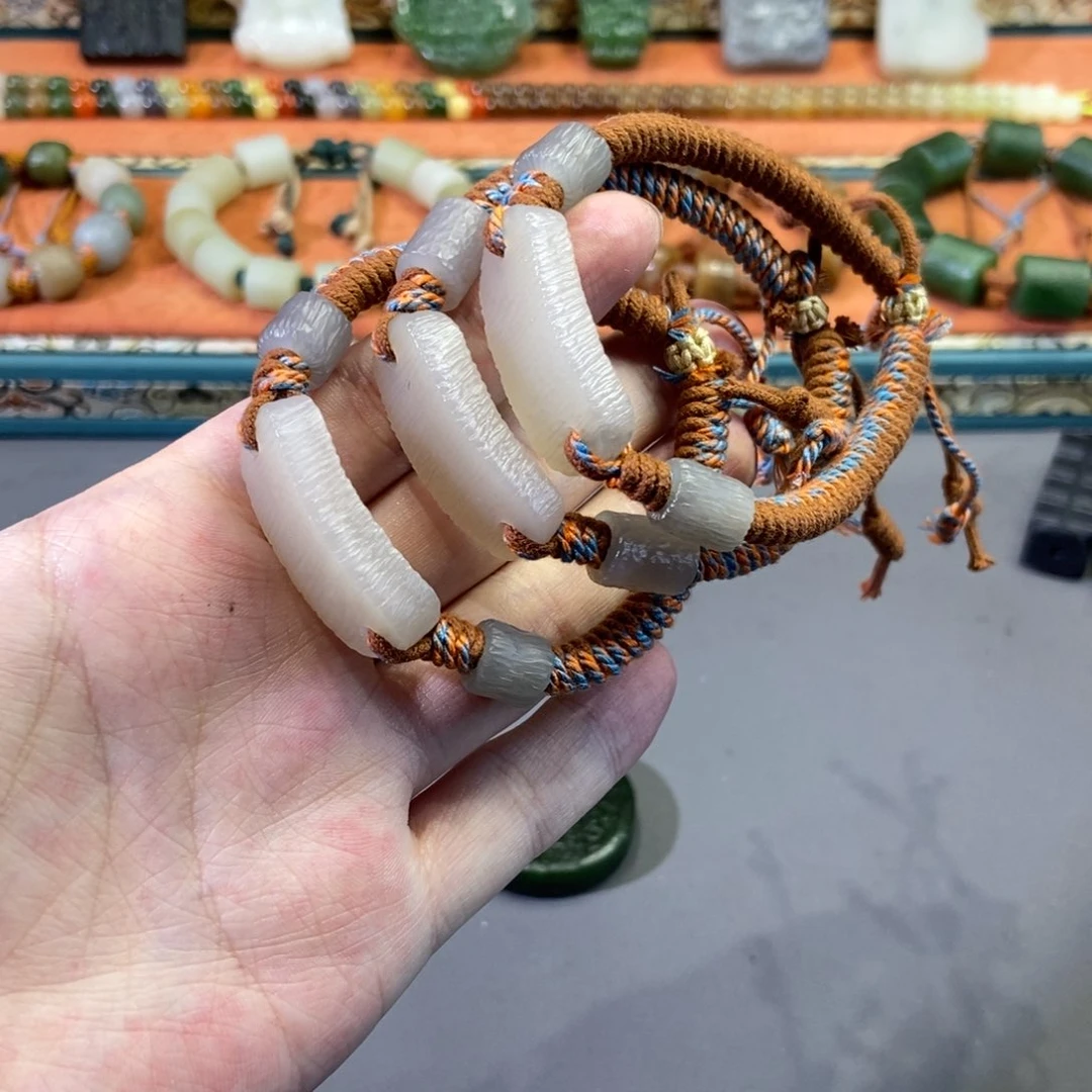 和田玉颈饰未镶嵌