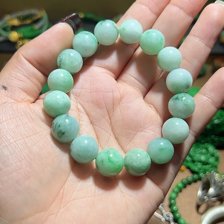 翡翠手串未镶嵌翡翠手串