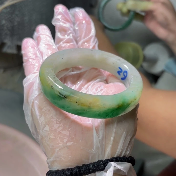 F****石英质玉（非洲翠）手镯未镶嵌定制