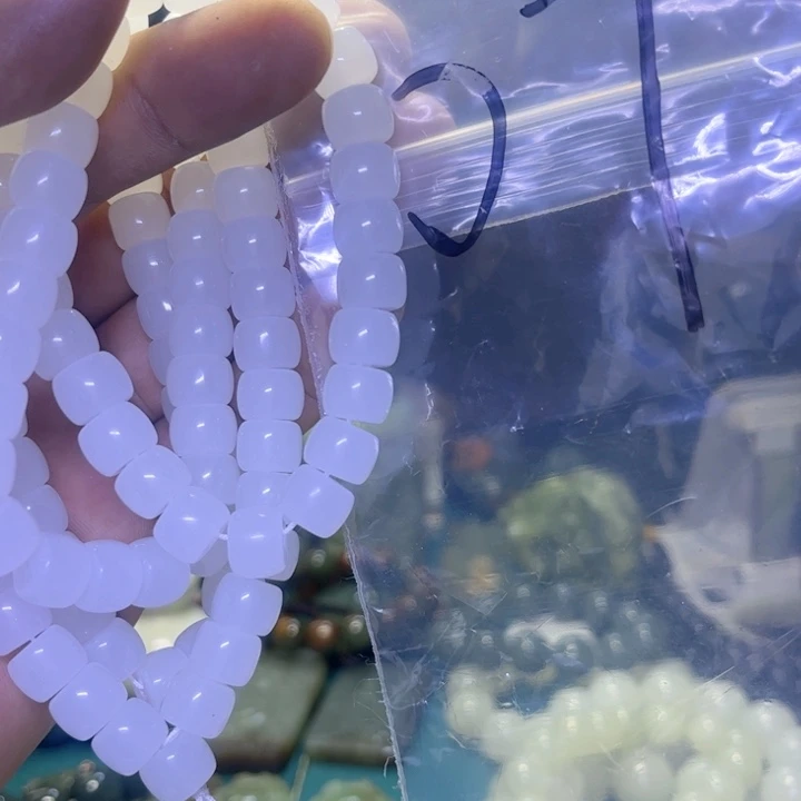蛇纹石玉未镶嵌项链茜**主