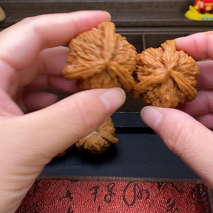 ****森把件文玩核桃白奔